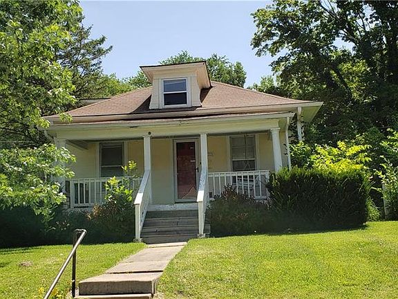 2nd image of 727 N Cottage Ave