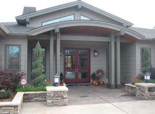 6143 Riverside Dr, Redding, CA 96001