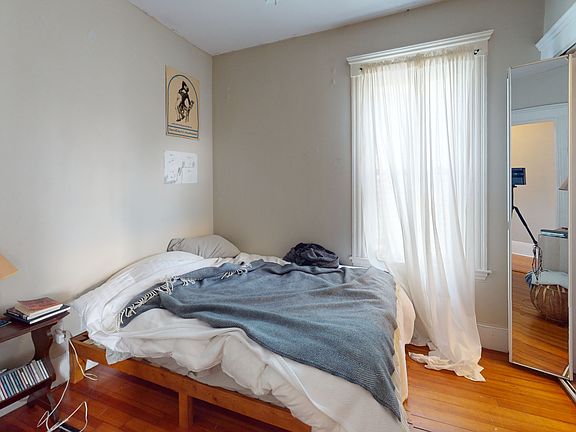 4th image of 8 Olmstead St #3