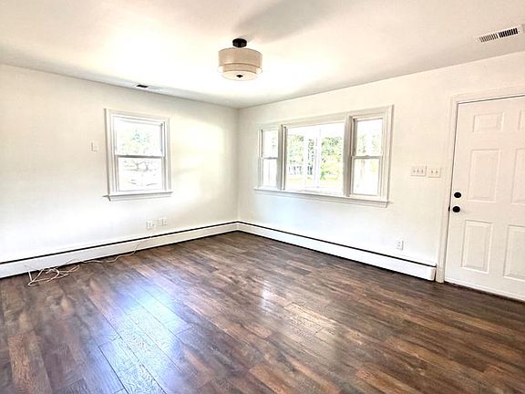 5th image of 10112 S Grant Ave