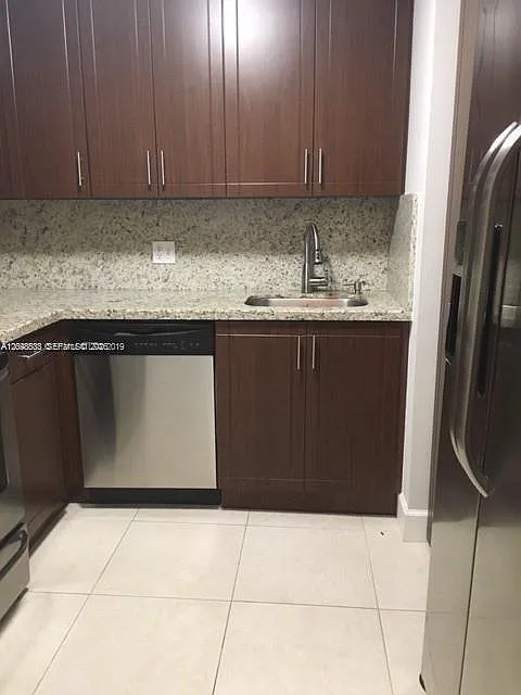 Kings Creek West Condo Bl — Photo 1