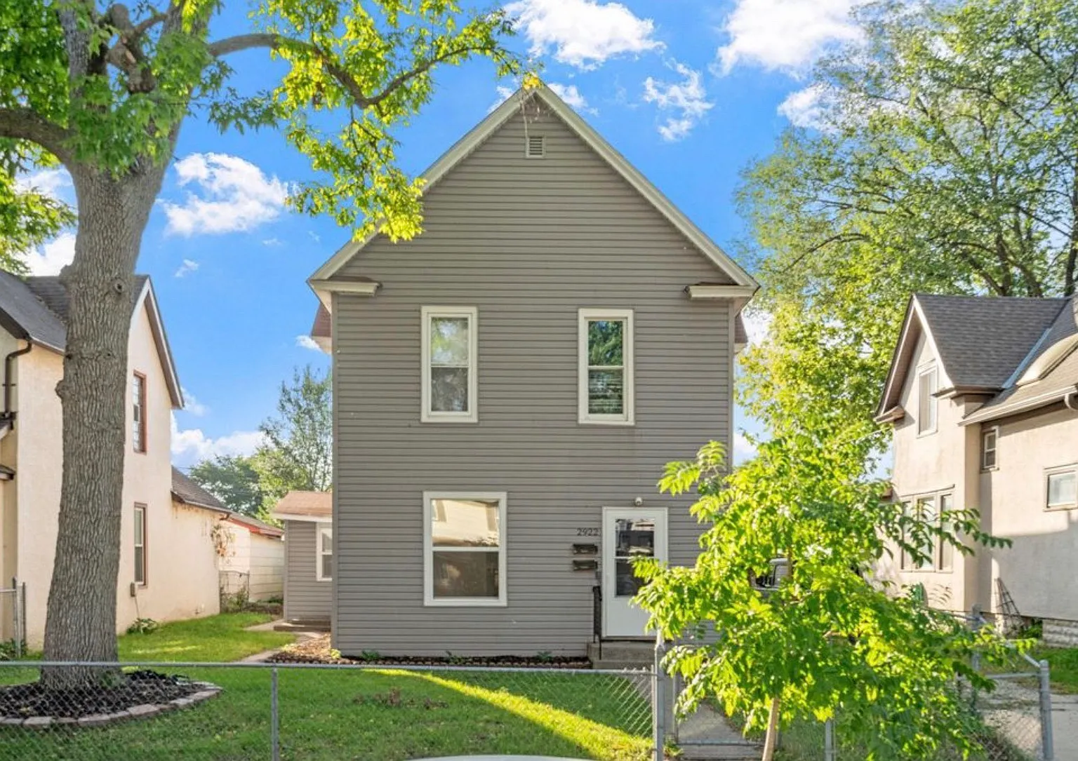 2 bed, 850 sqft, $1,795 — Photo 1