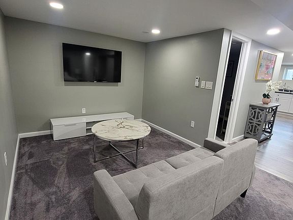 Living Area w/ 55inch Smart Tv