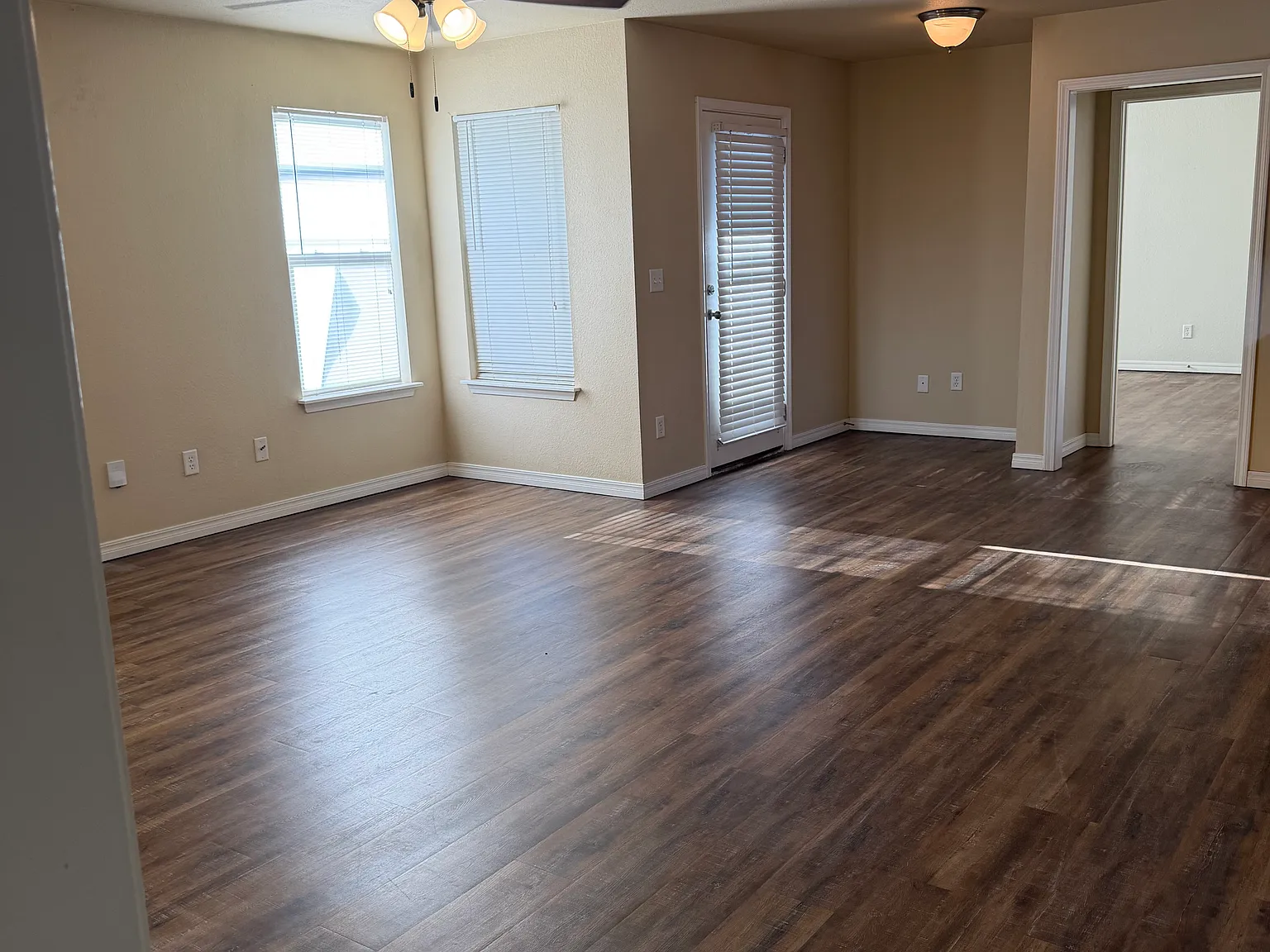 3 bed, 1350 sqft, $1,400 — Photo 4