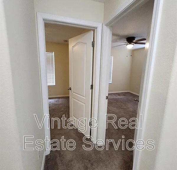 10932 Keys Gate — Photo 15