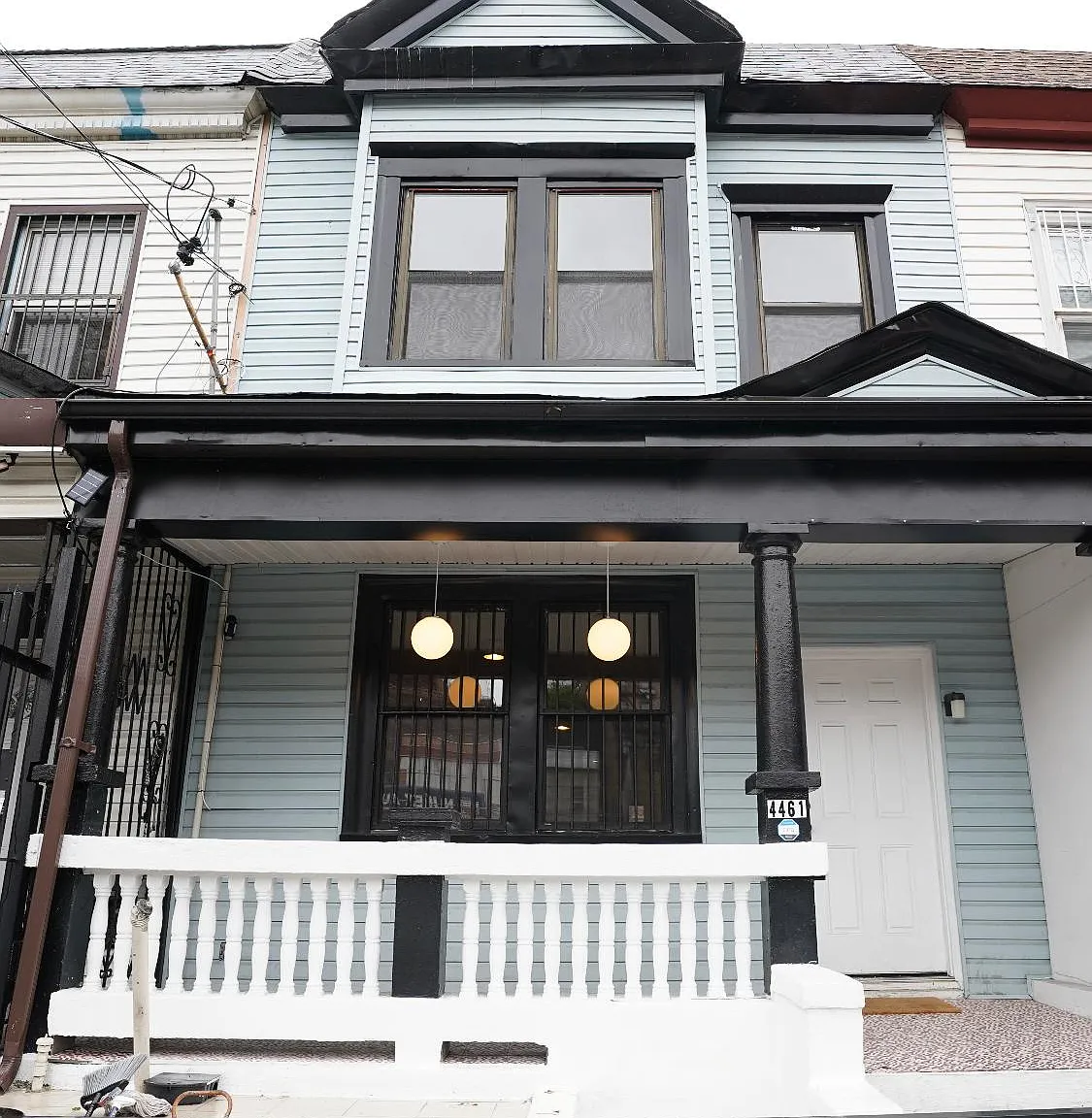 4461 Park Ave — Photo 1