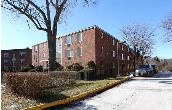 Carriage Place Apartments — Photo 6