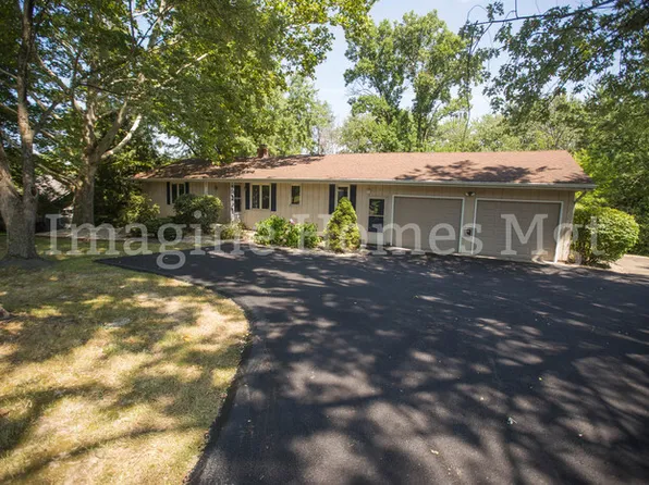 5095 Som Center Rd, Solon, OH 44139