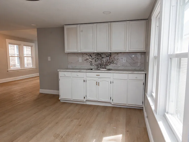 1600 E 49th St #2 — Photo 16