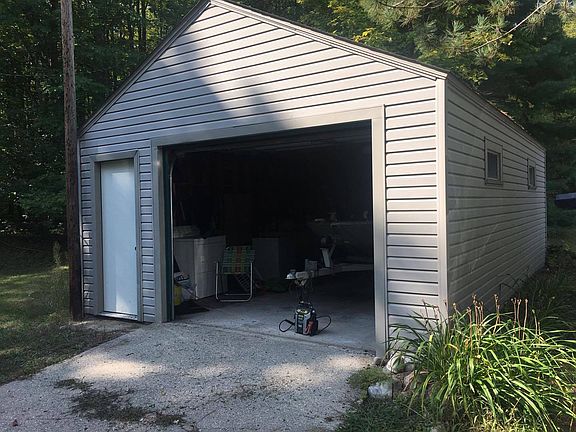 detached garage
