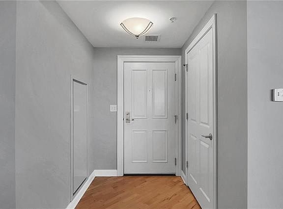 3rd image of 4909 Laclede Ave APT 1603