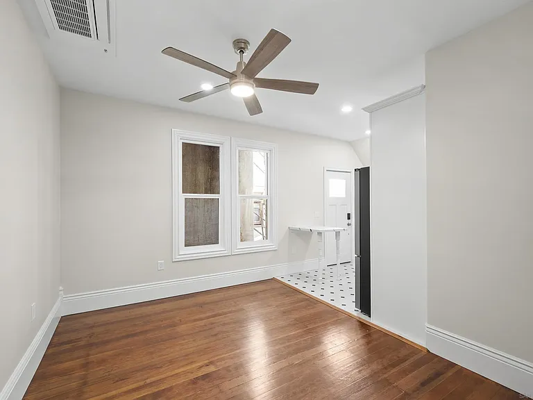 2253 Brant St — Photo 11