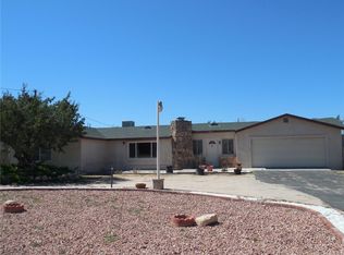 8942 Peach Ave, Hesperia, CA 92345