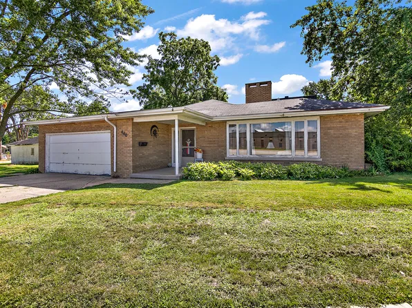 440 N Maple St, Manteno, IL 60950