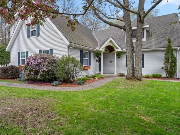 5 Mason Drive, Essex Junction, VT 05452