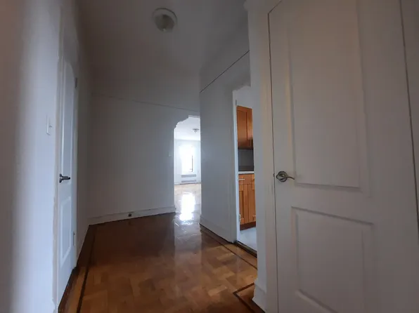 515 Avenue I image 7 of 9