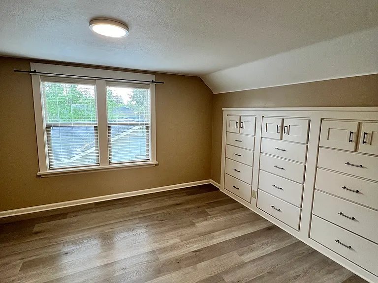 652 Newport Ave #2 — Photo 4