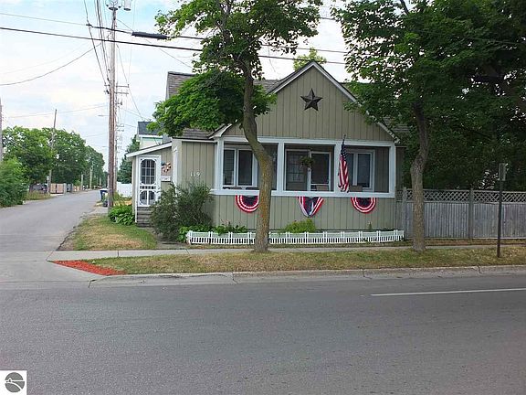 2nd image of 119 Barlow St