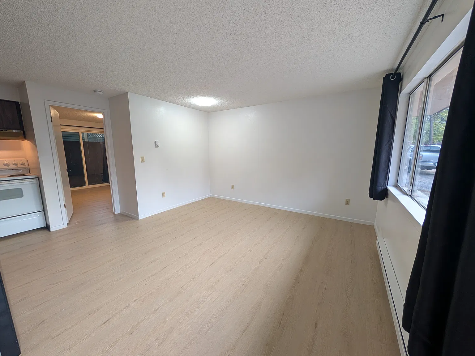 1 bed, 413 sqft, $875 — Photo 3