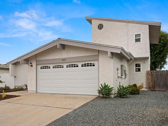 2nd image of 8427 Carlton Oaks Dr