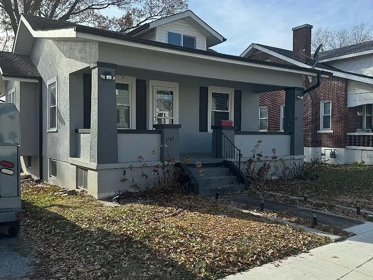 1507 Whitener St — Photo 1