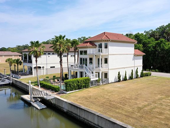 3rd image of 220 Harbor Village Point