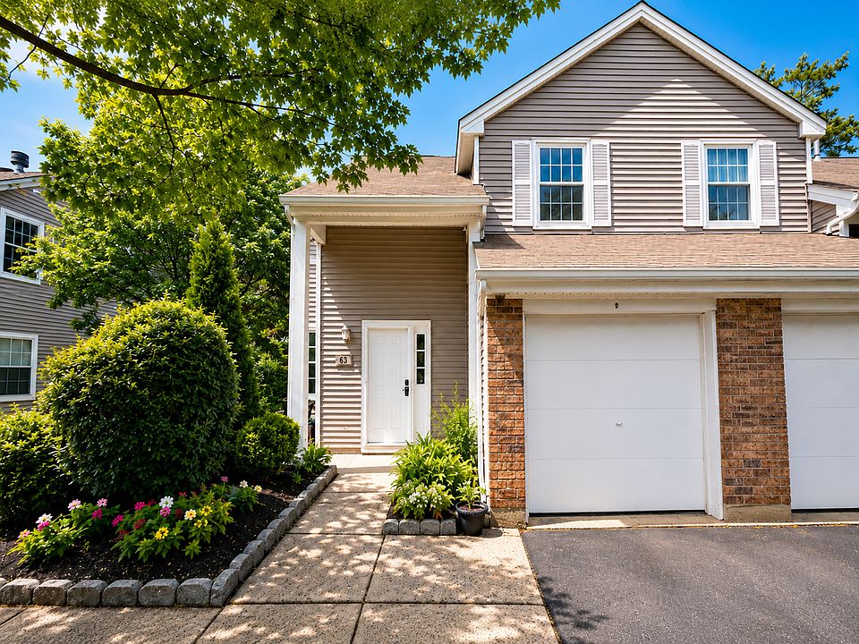 1st image of 63 Renaissance Ln