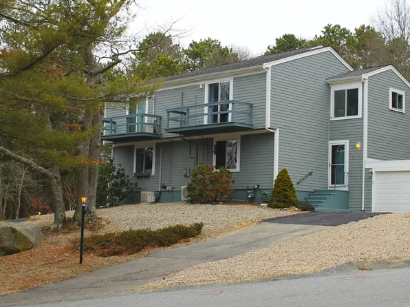 2 Coach Rd #2, Buzzards Bay, MA 02532