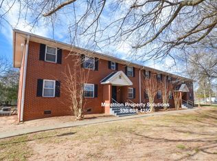1225 New Hope Ln #B, Winston Salem, NC 27105