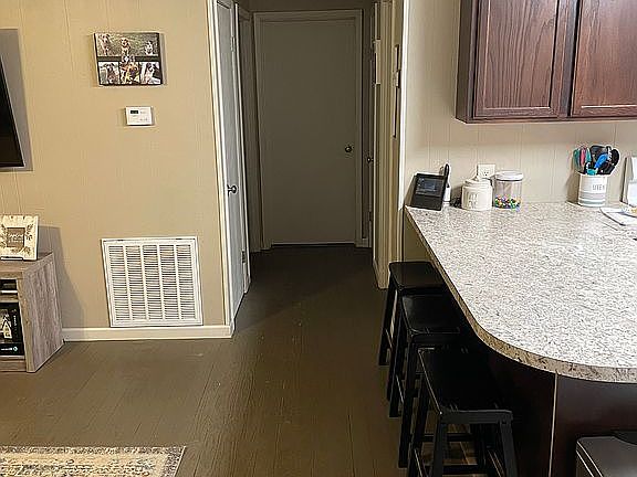 5th image of 2721 Woodland St
