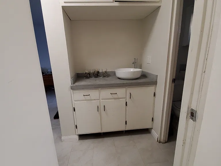 4350 Clairemont Dr — Photo 27