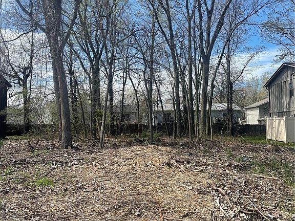 5th image of Forest Ln