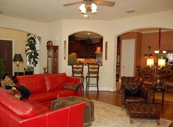 4th image of 4032 Navarro Way
