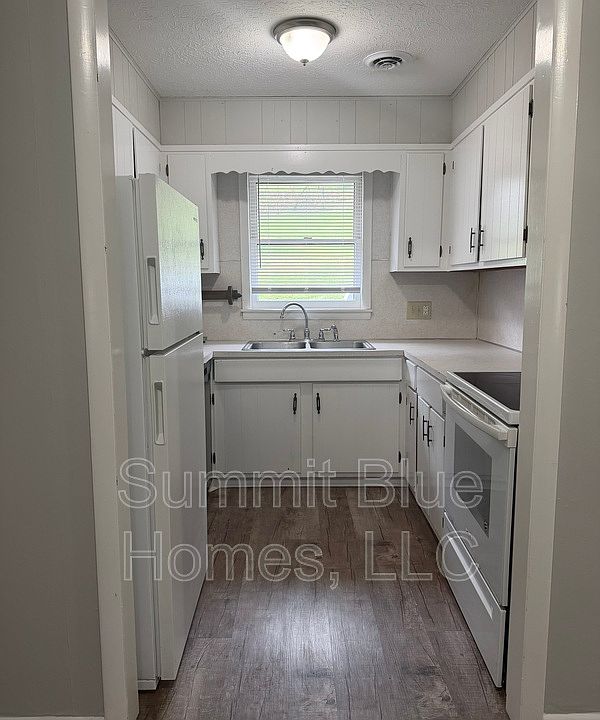 1st image of 3955 Kent St Unit 19
