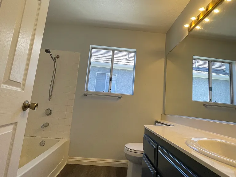 upstairs full bathroom