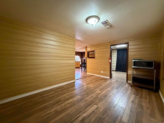 2nd image of 110 N Peach