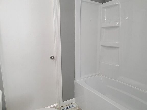5th image of 724 N Greenview Ave