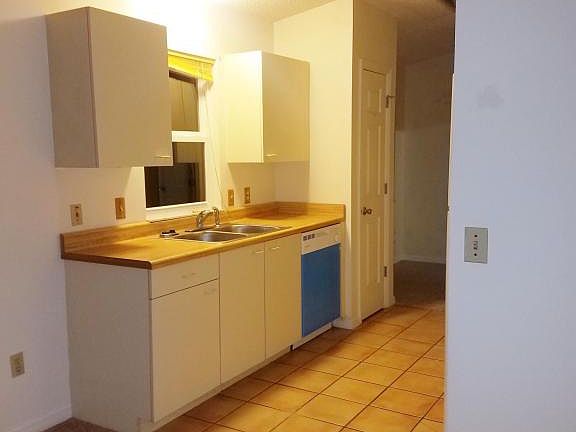 4th image of 1536 E Schwartz Blvd