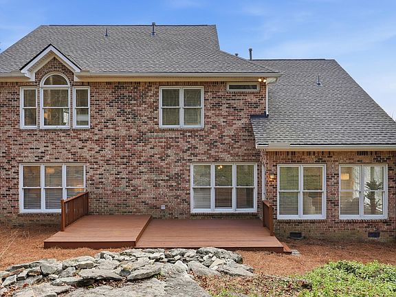 4th image of 570 Brixham Park Dr