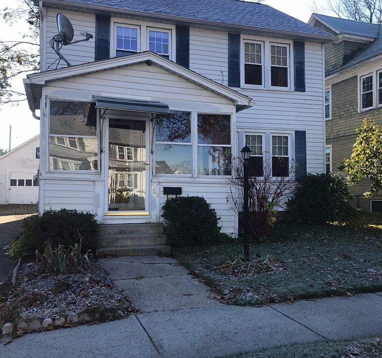 1st image of 121 Davenport St