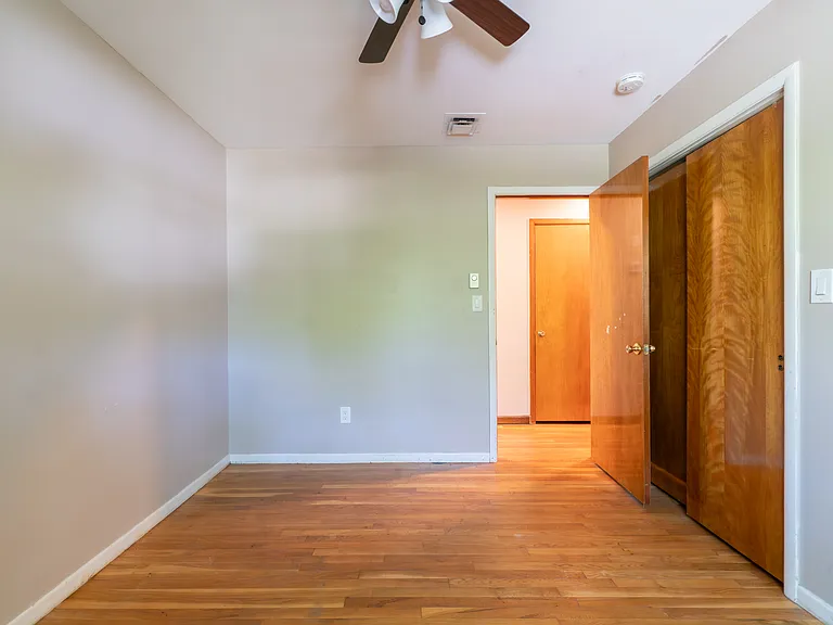 21 Hamilton Ave — Photo 15