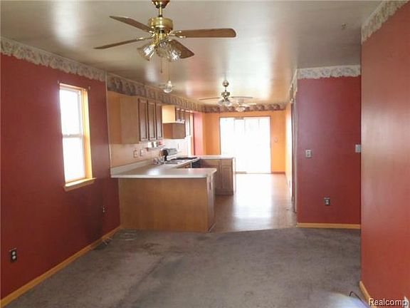 3rd image of 1303 Paris Ave