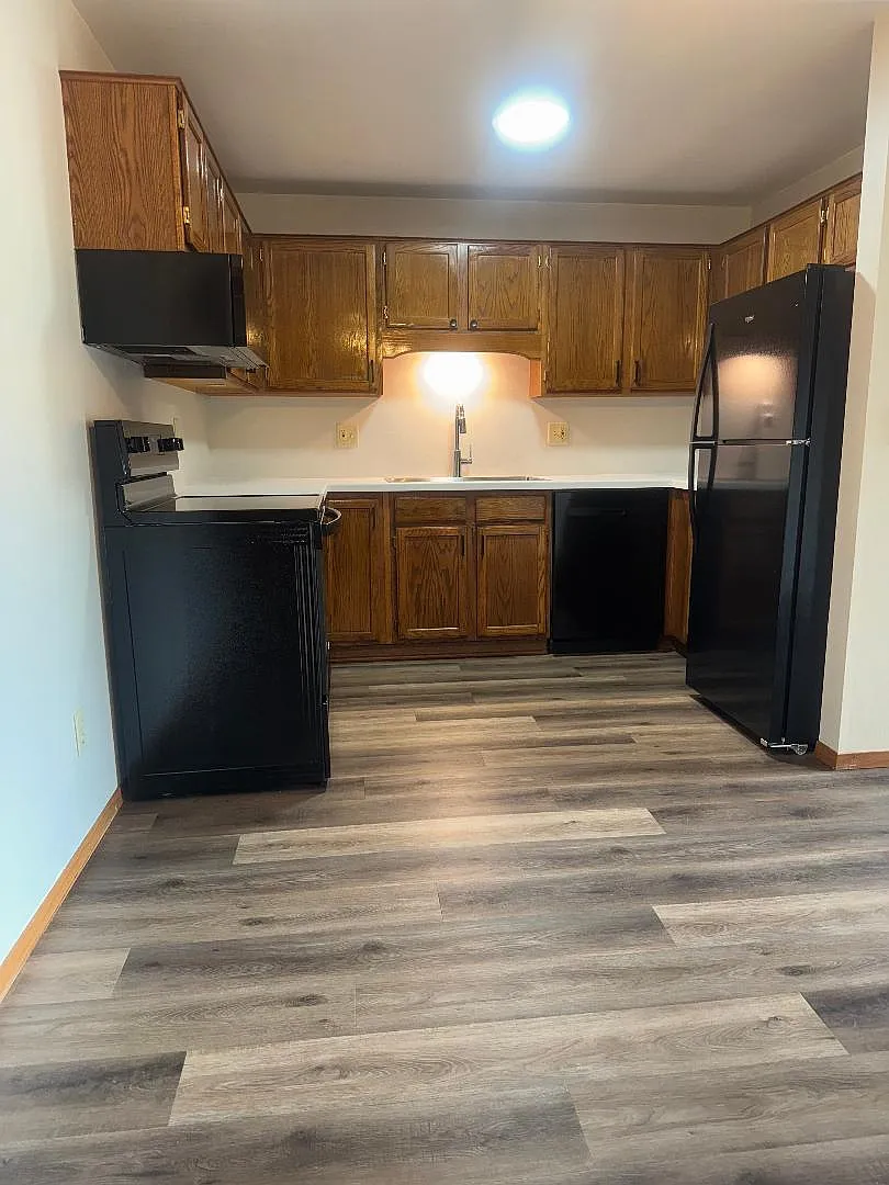 2 bed, 990 sqft, $1,195 — Photo 2