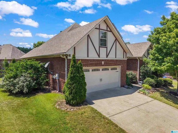 471 River Oaks Ln, Helena, AL 35080