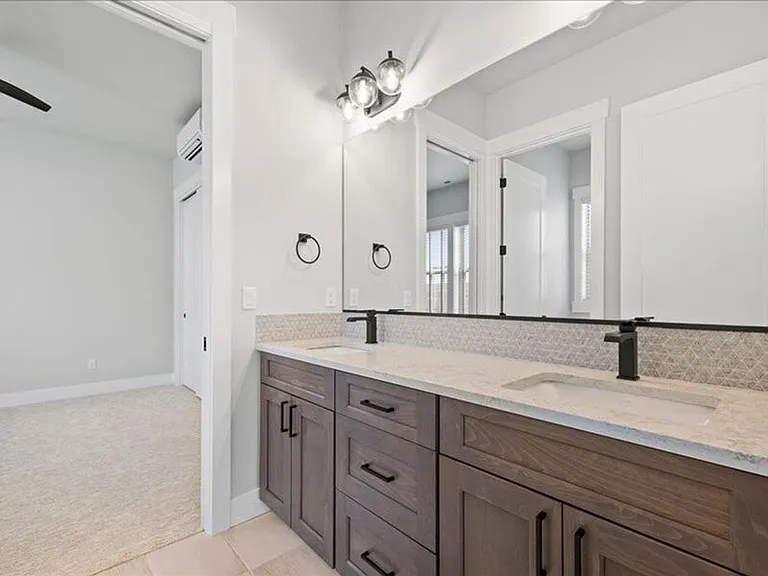 2319 Skyview Loop — Photo 12