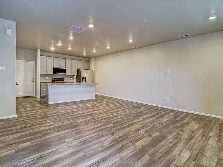 13811 Vispo Way — Photo 2