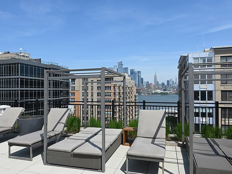1400 Hudson St #803 — Photo 15