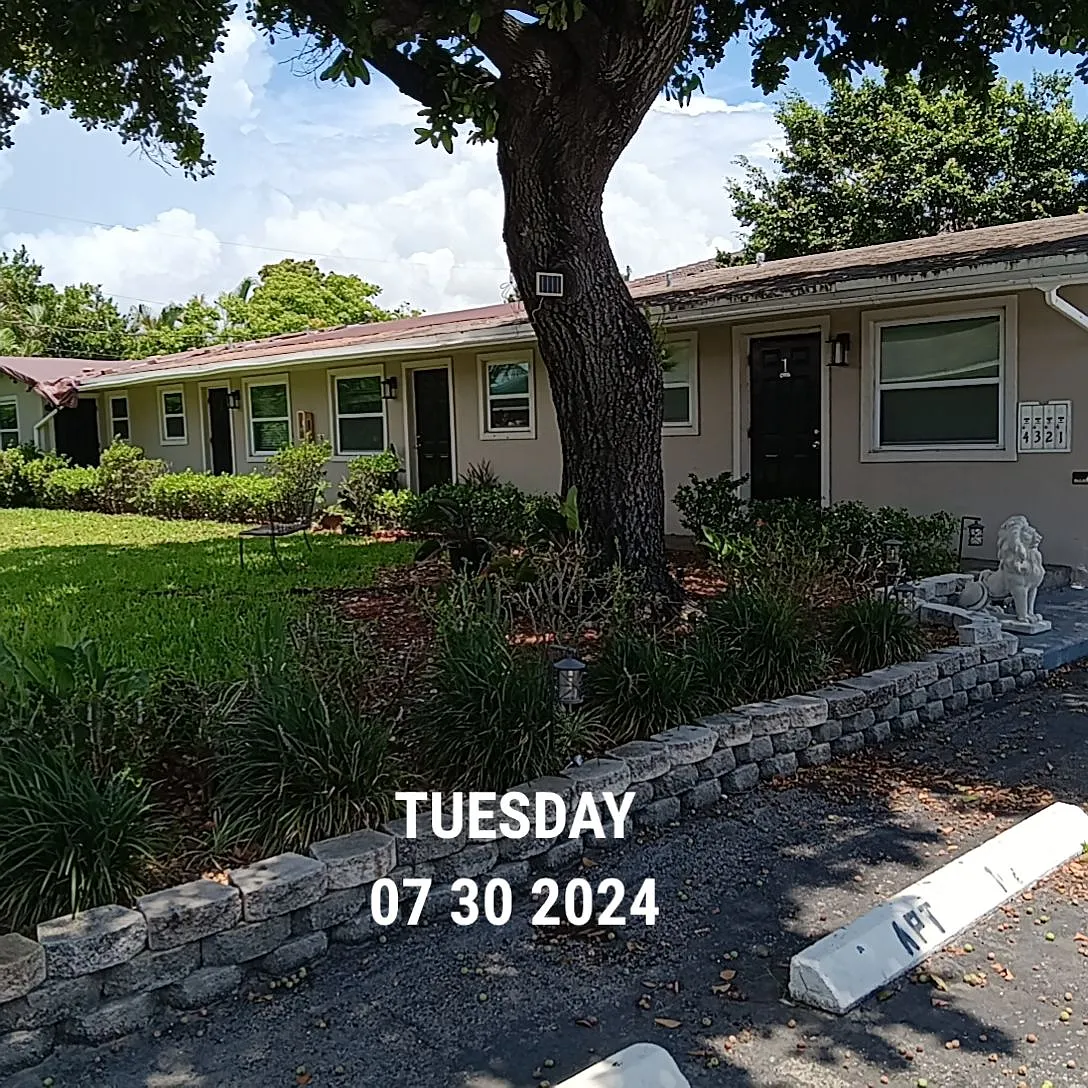 1407 Holly Heights Dr — Photo 2