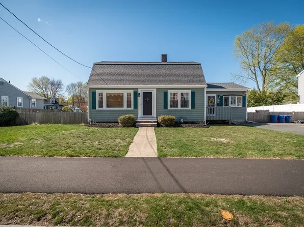 40 Forrester Rd, Wakefield, MA 01880
