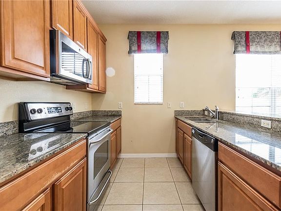 3rd image of 2503 Middleton Grove Dr